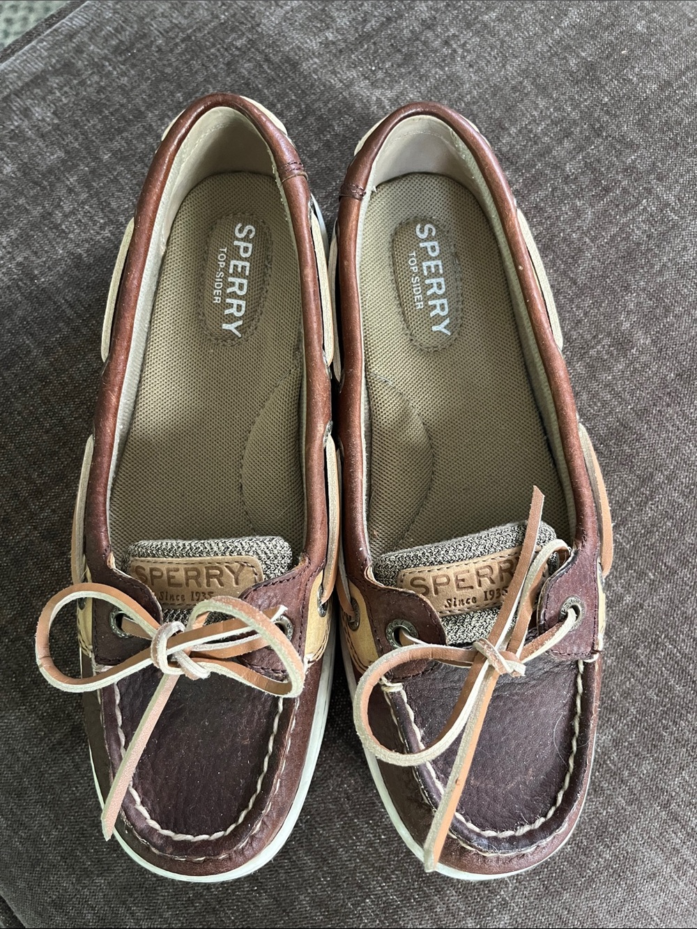 Sperry Brown Leather Lace-Up Boat Flats with Tan Accents